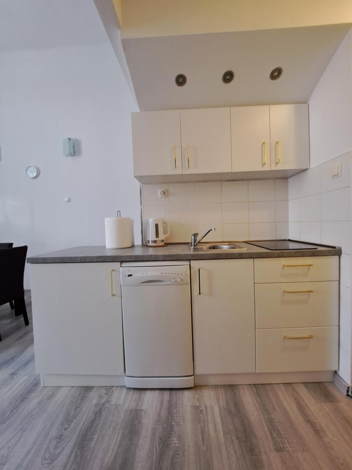 Apartma Ena & Marta *