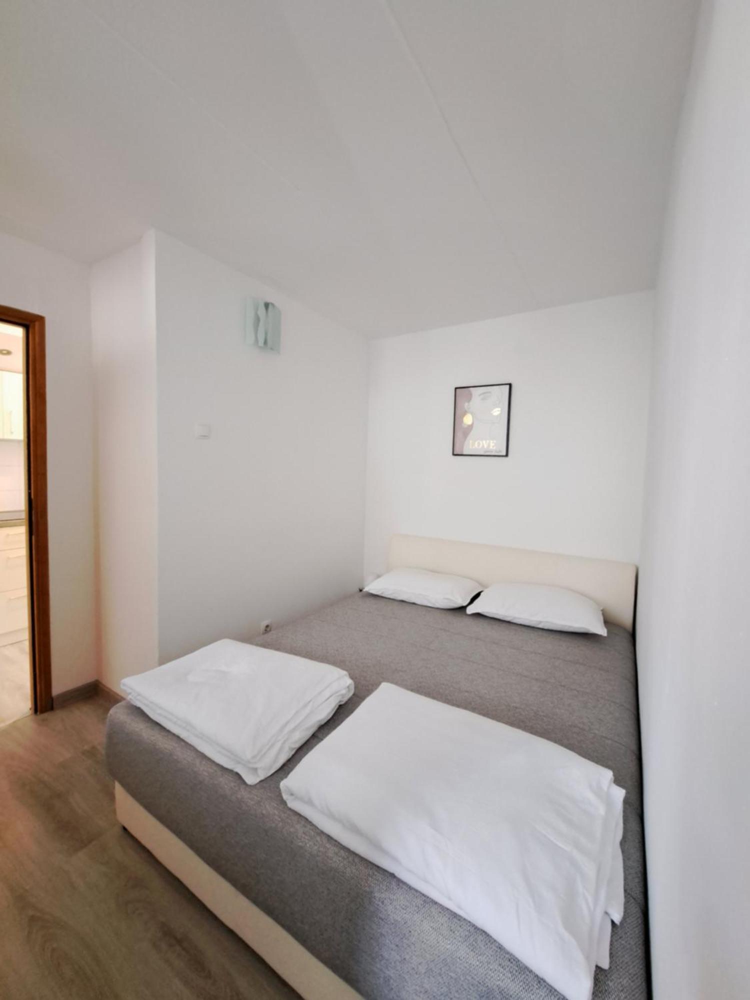 Apartma Ena & Marta *